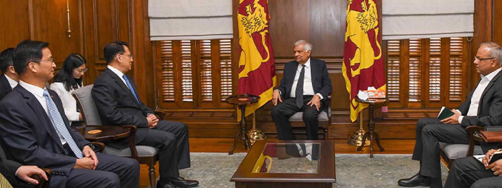 චීන කොමියුනිස්ට් පක්ෂ නියෝජිතයෝ ජනපති හමුවෙති
